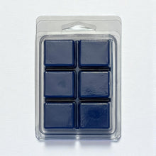 Load image into Gallery viewer, Bougie Buckley - Clamshell Soy Wax Melts - Bergamot, Moss, Juniper and Blue Spruce Scent
