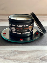 Load image into Gallery viewer, Beggin&#39; for Apples - Two Wick Tin Soy Candle - McIntosh Apple Scent
